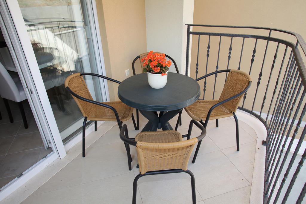 Villa Iris Apartments Seget Vranjica Exterior foto