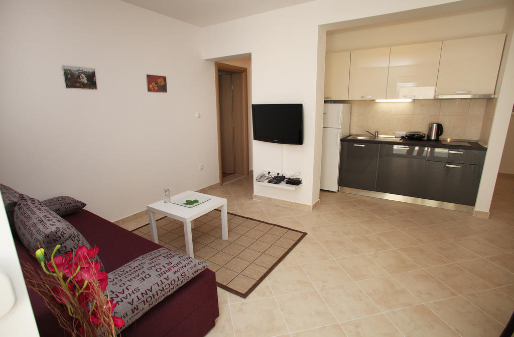 Villa Iris Apartments Seget Vranjica Exterior foto