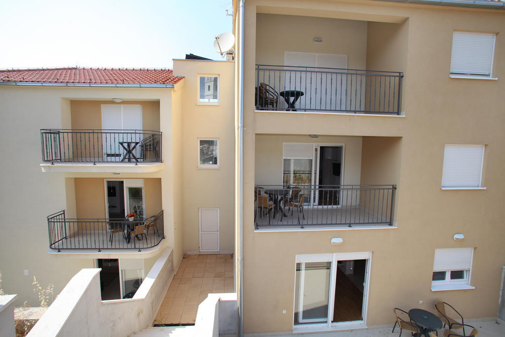 Villa Iris Apartments Seget Vranjica Exterior foto
